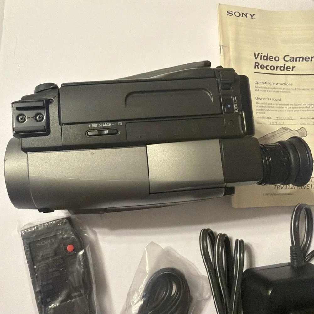 Sony Handycam CCD-TRV118 NTSC Hi-8 Video Camcorder - FOR PARTS OR REPAIR